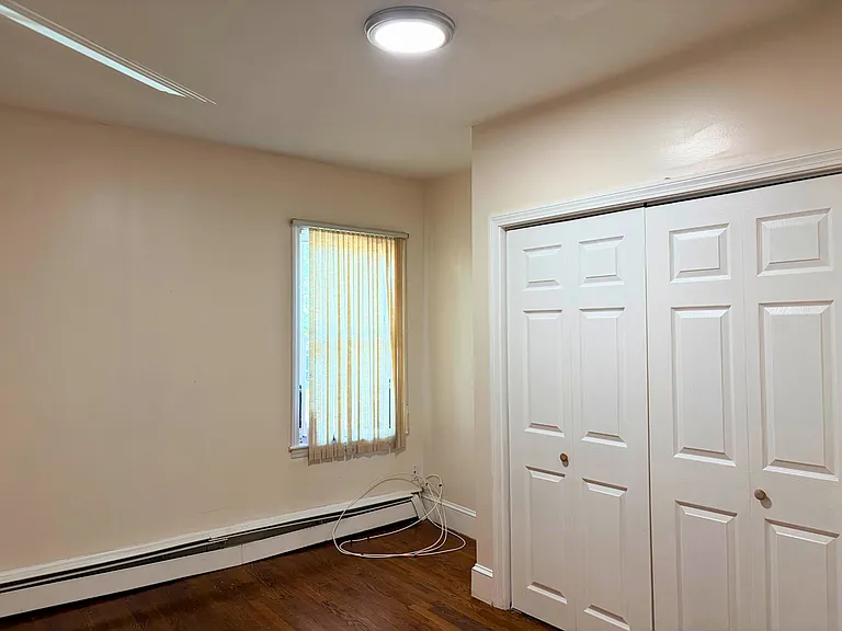 136 Seamans St #1R — Photo 3