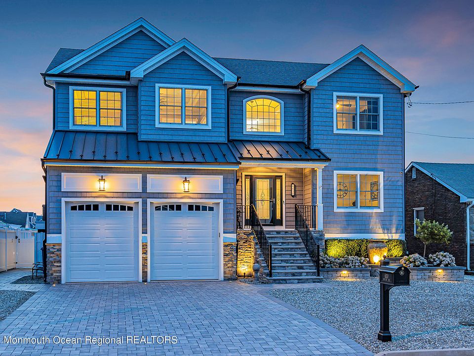 1st image of 630 Bayview Drive
