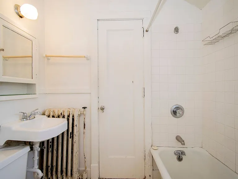402 S Race St — Photo 11
