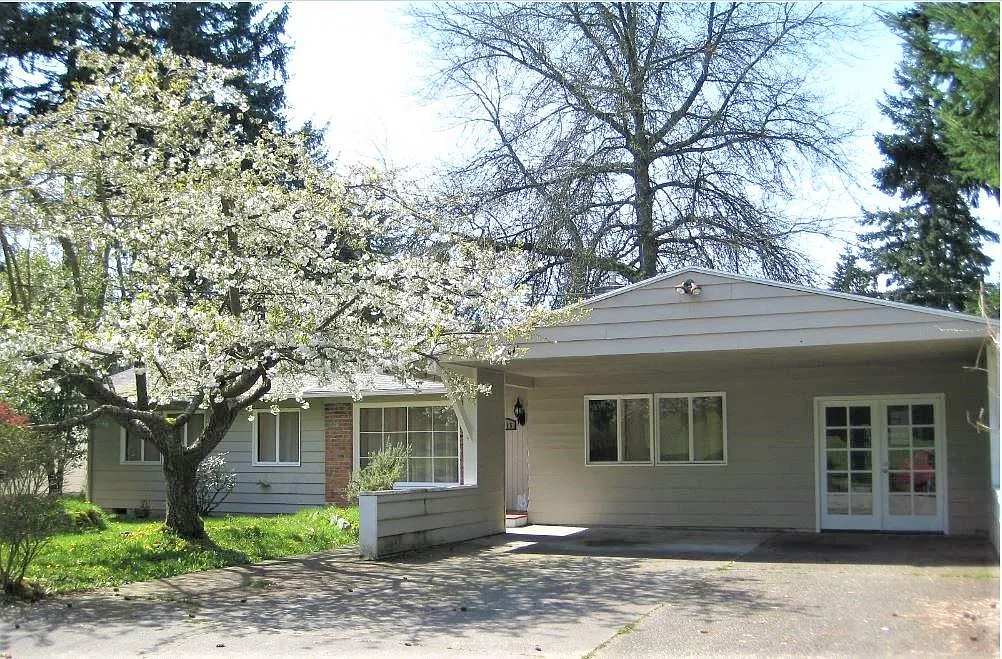 147th Place SE, Bellevue — Photo 1