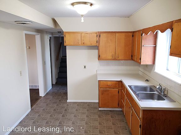 4th image of 2135 E 40th St