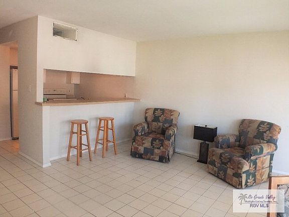4th image of 200 Padre Blvd