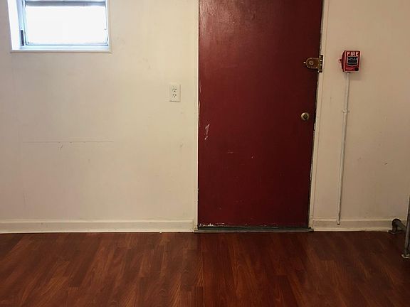 4th image of 615 S 52nd St Floor 1
