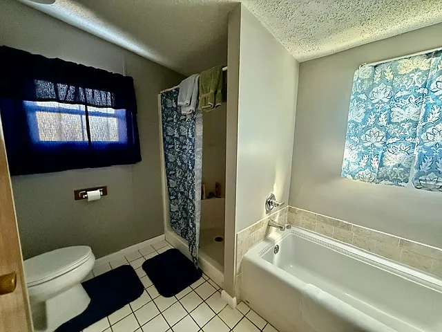 470 Hilltop Ct — Photo 18