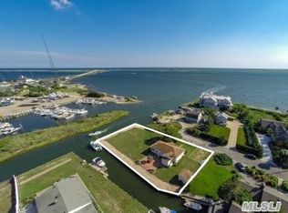 9 Gilbert Rd, Hampton Bays, NY 11946