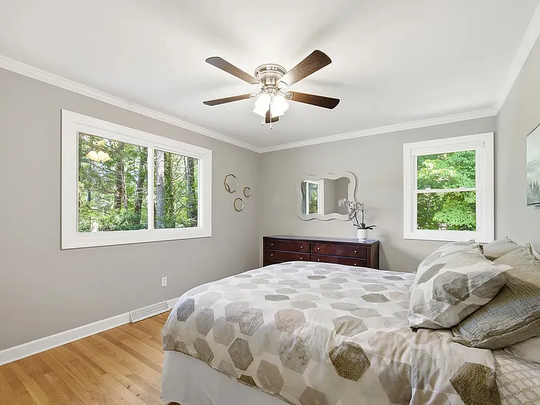 603 N Estes Dr — Photo 10