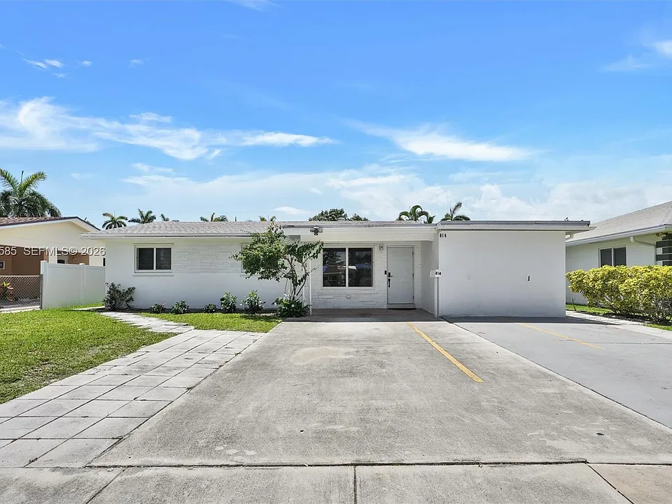 814 NE 4th St