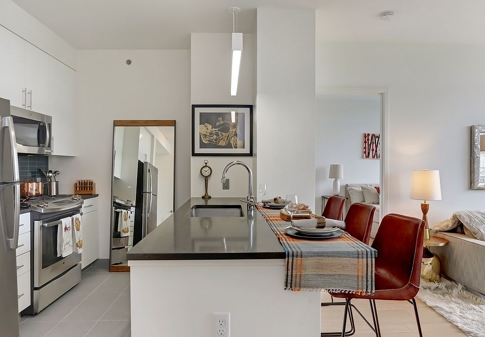 1st image of 180 Myrtle Ave #4R