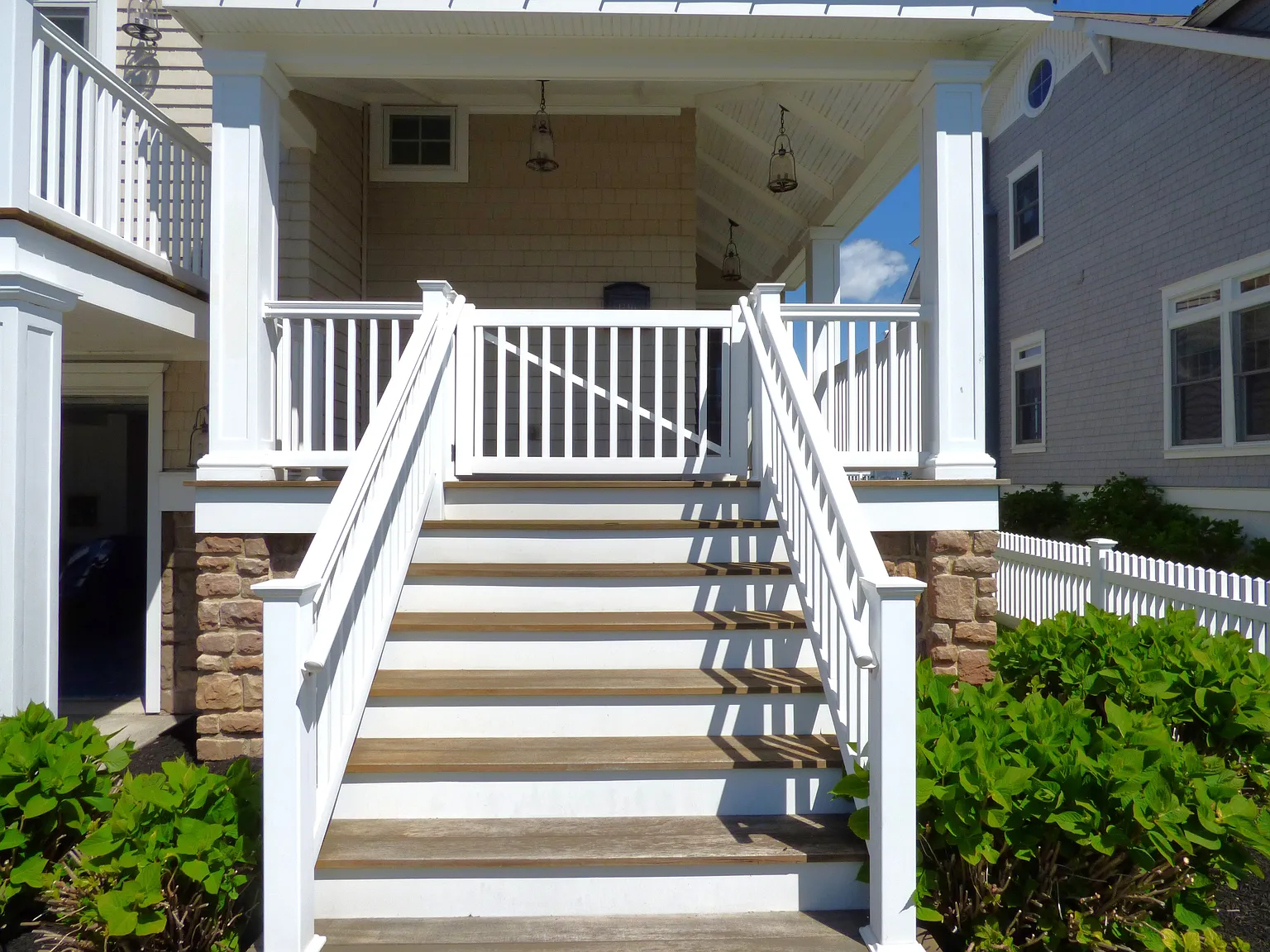 5 bed, 4.5 bath, 2418 sqft, $30,000 — Photo 3