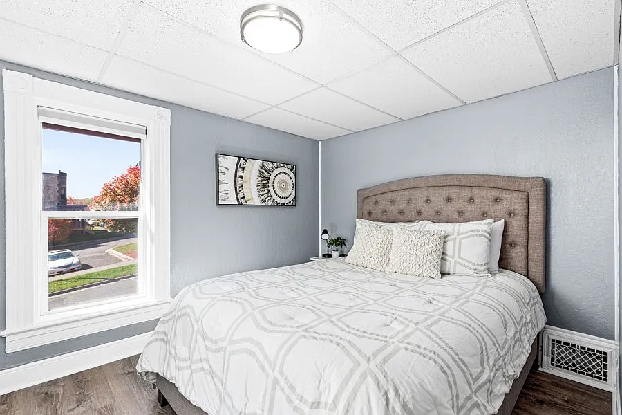 432 North 7th Avenue East, Unit Upper 2BR/1BA Unit 2 — Photo 1
