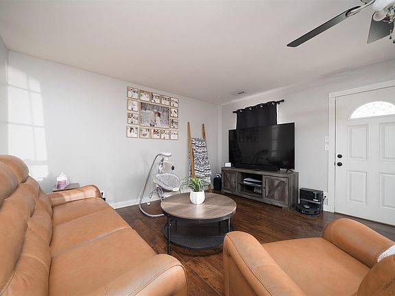 5th image of 2914 Ridgewood St