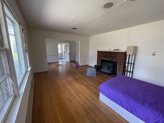 2nd image of 6631 Wexford Ln