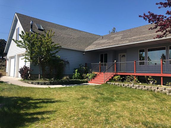 2nd image of 967 NW Pinecrest Dr
