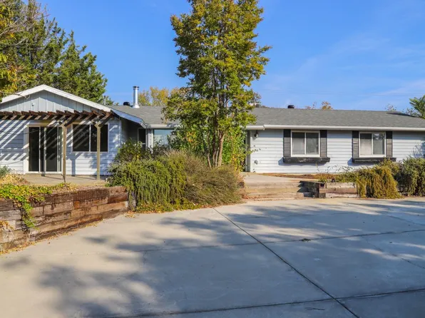 46027 Strawberry Rd, Coarsegold, CA 93614
