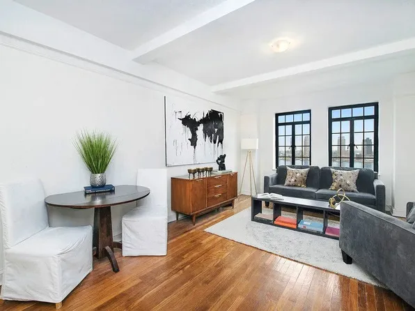 5 Tudor City Place image 4 of 11