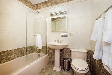 Rented by R New York