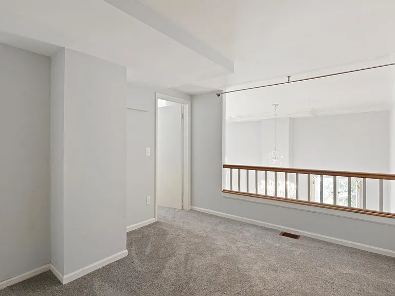 321 Abercorn St #103 — Photo 23