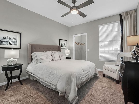 5th image of 3701 Grandewood Blvd #935