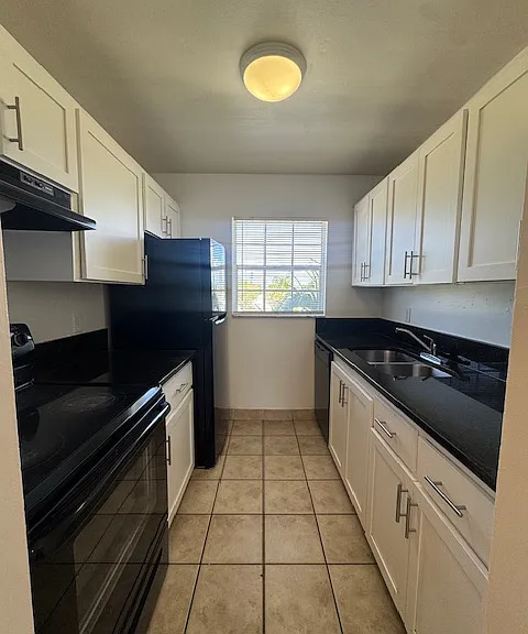 Executive House Apartments — Photo 15