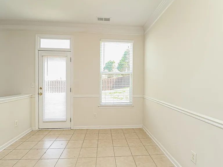 6908 Sequoia Hills Dr — Photo 8