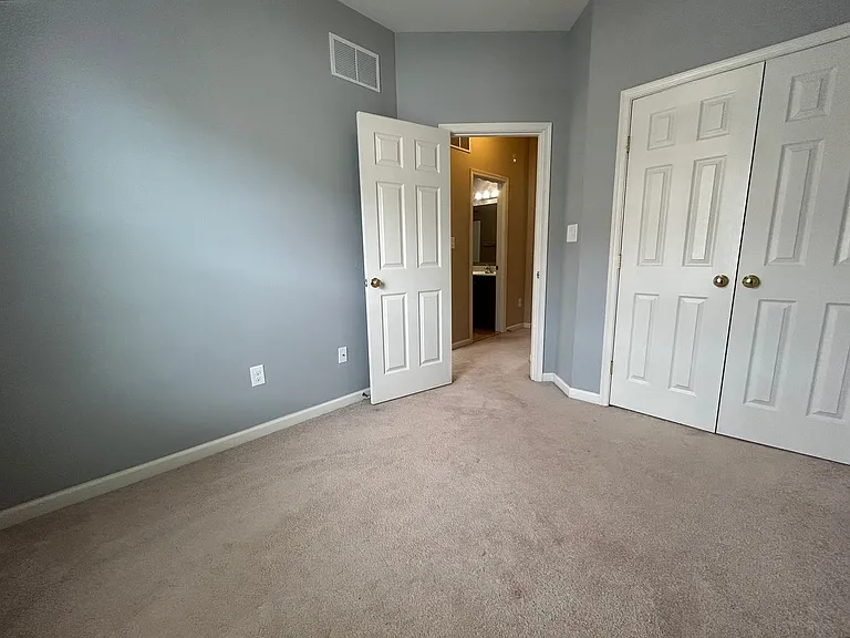 1379 Parish Ave — Photo 23