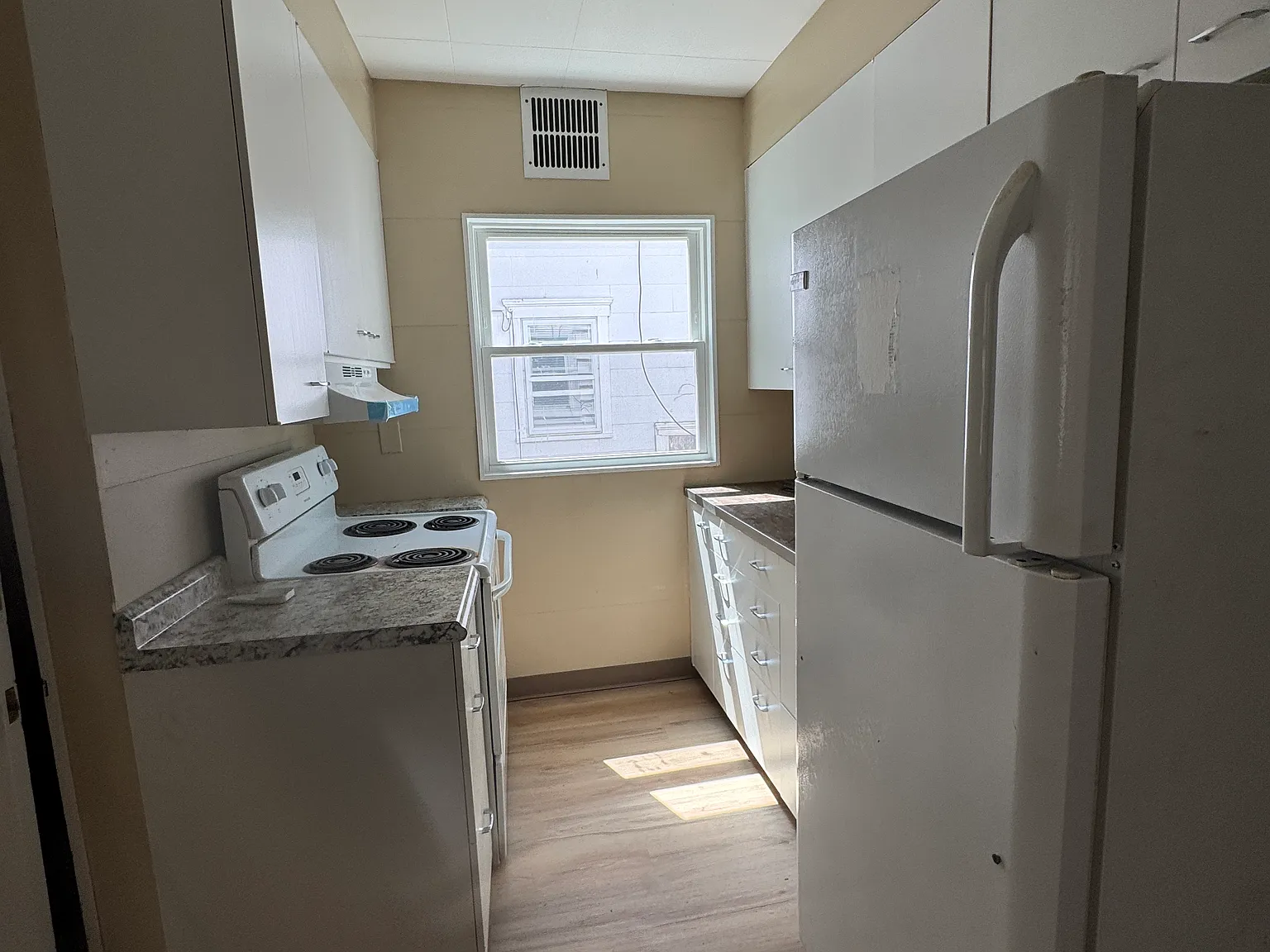 3 bed, $950 — Photo 4