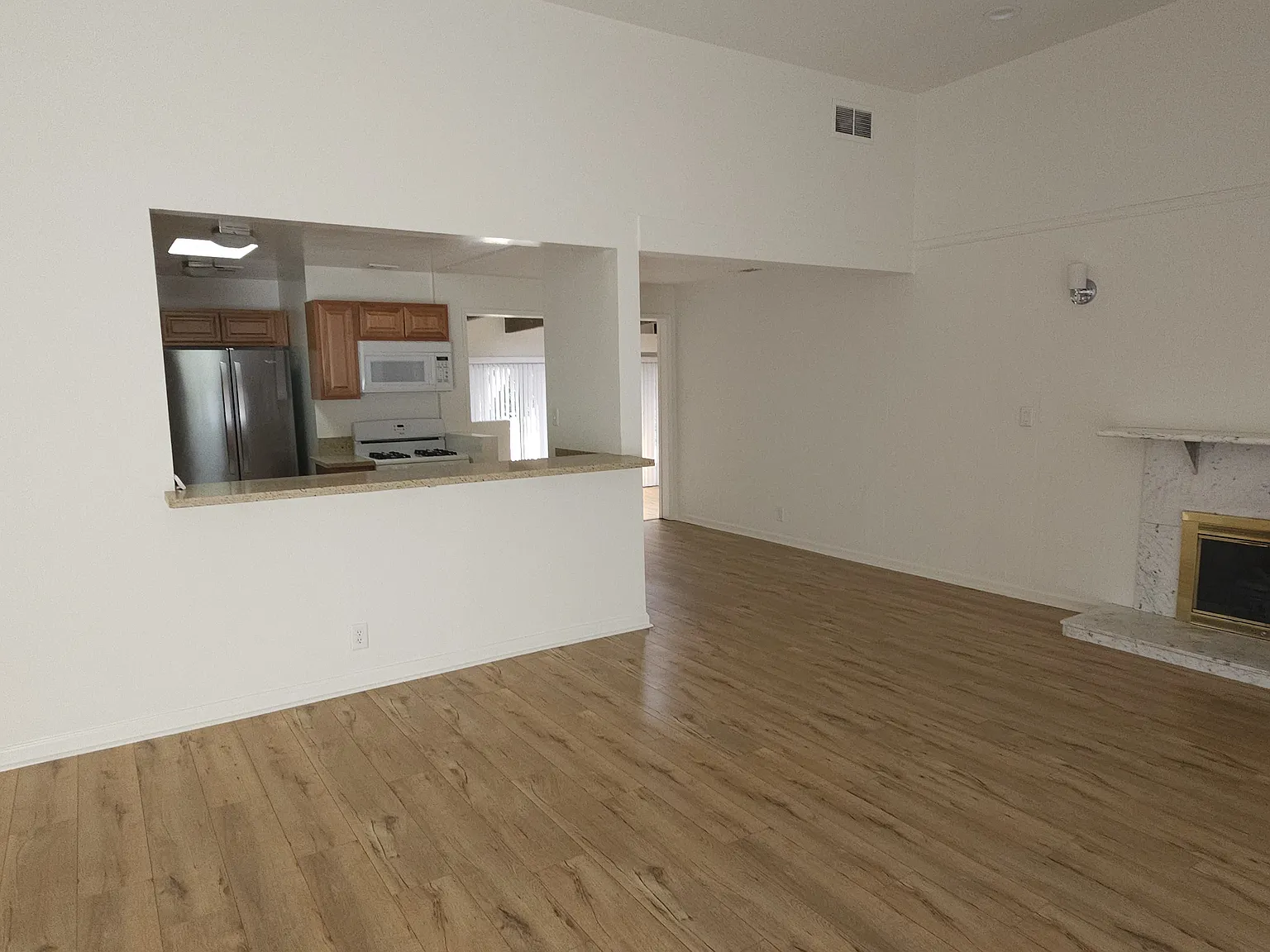 3 bed, 1800 sqft, $4,000 — Photo 2