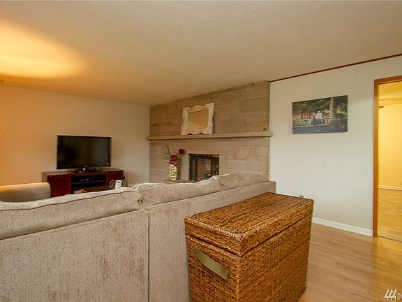 5th image of 1442 N Shirley St