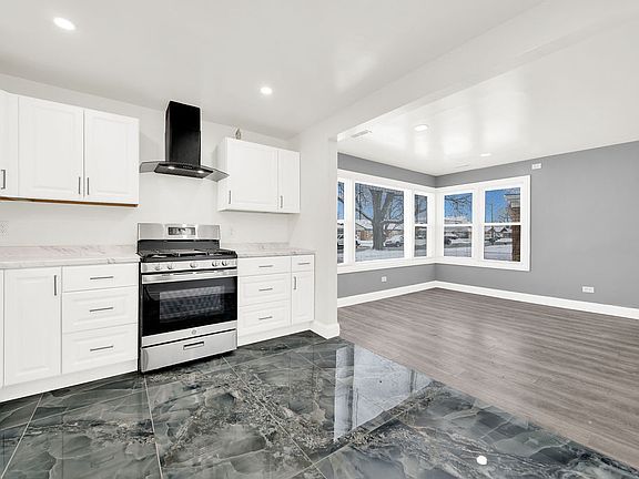 3rd image of 7845 S Kilpatrick Ave