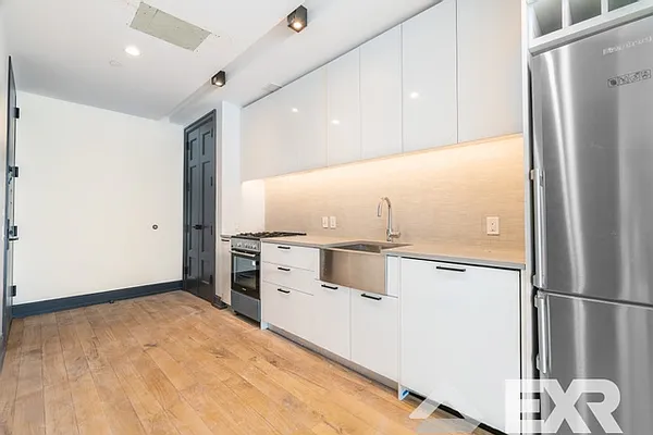 Rented by The KCI Group | media 31