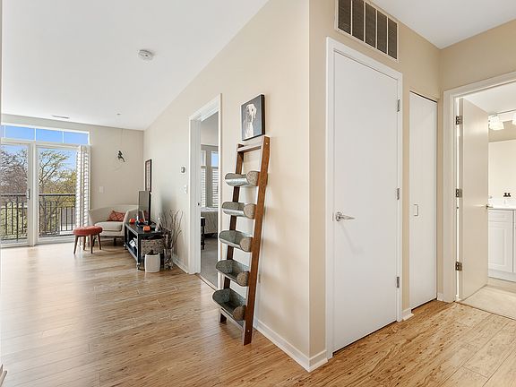 4th image of 7243 W Madison St #410
