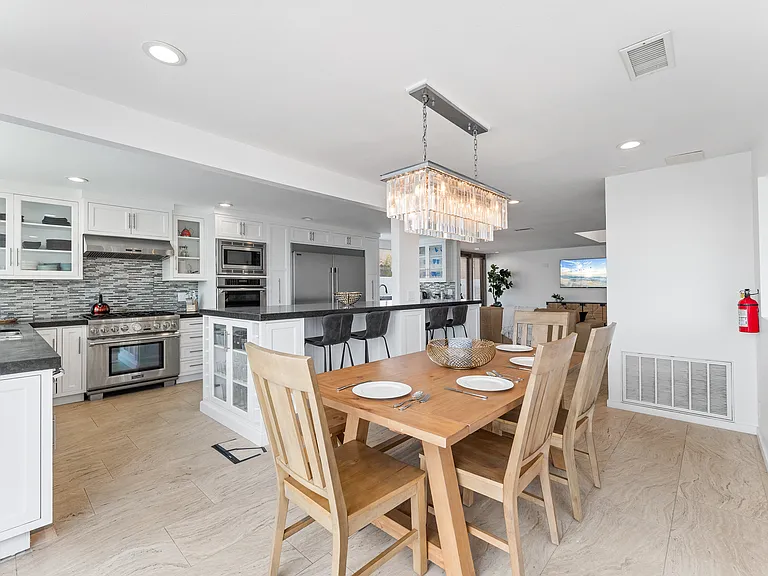 16892 Baruna Ln — Photo 21