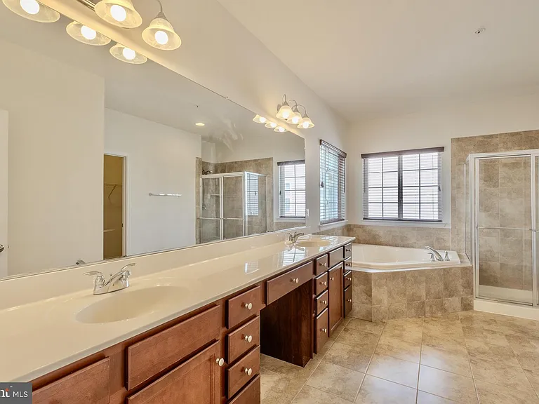 43699 Sweetbay St — Photo 14