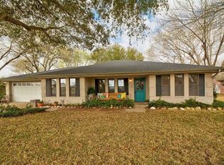 1605 Meadow Ln, Lockhart, TX 78644