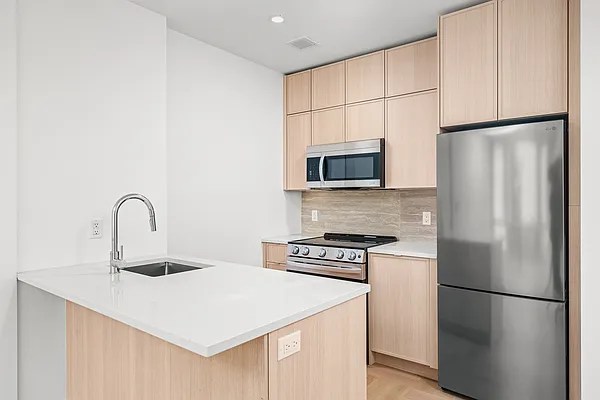 Rented by Nooklyn NYC LLC | media 72