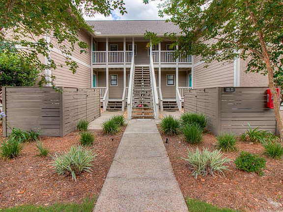 2nd image of 907 Harbour Pointe Ln Unit 907