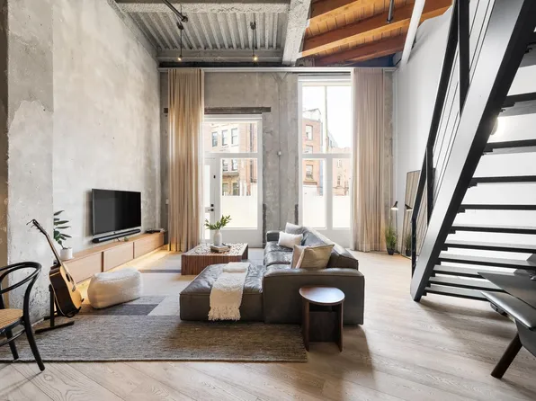 47 Cordova St E, Vancouver, BC V6A 1K3