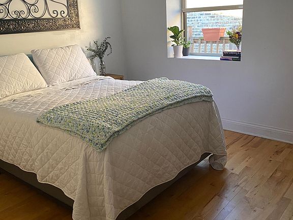 3rd image of 3214 W Fullerton Ave #2
