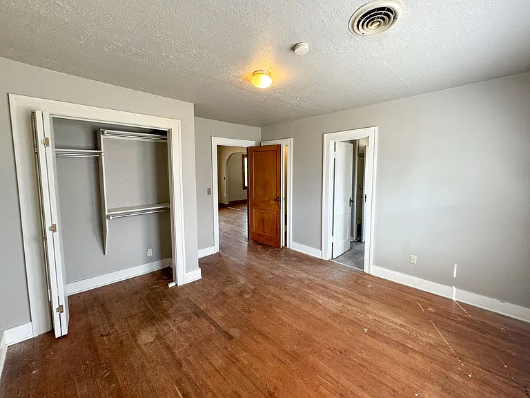 913 N Boulevard St — Photo 20