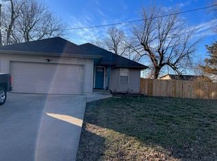 1225 N Ethyl Ave, Springfield, MO 65802