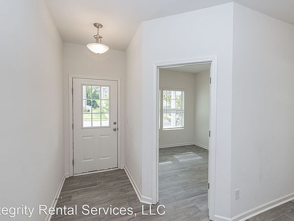 4th image of 178 Sutters Mill Dr