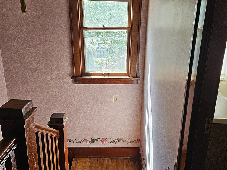 416 Hassan St SE — Photo 26