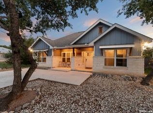 986 Paradise Dr, Canyon Lake, TX 78133