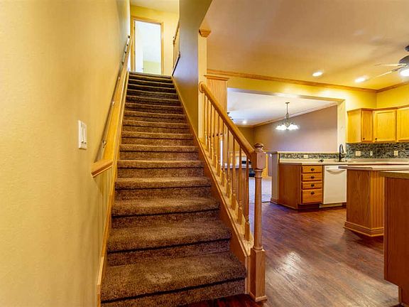 3rd image of 2947 Kentville Dr