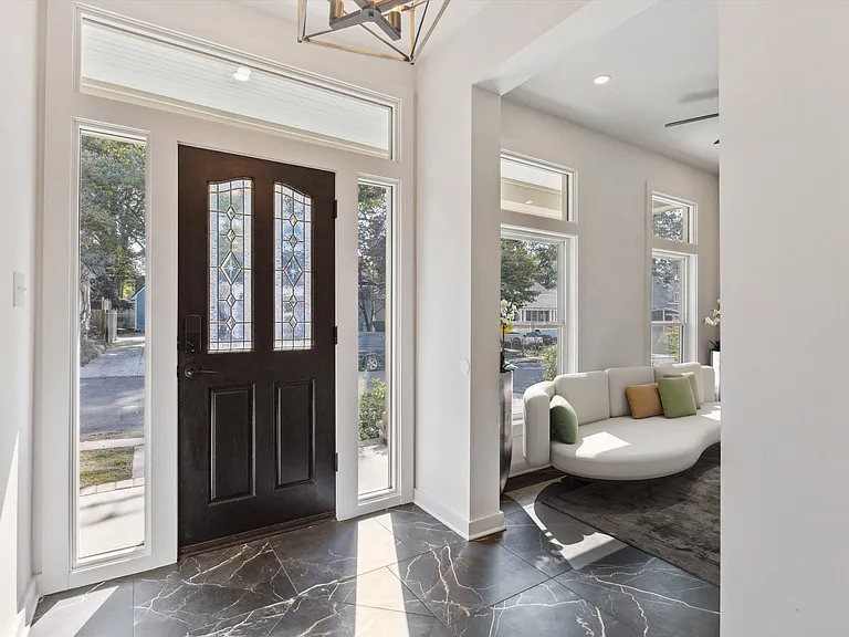 2060 Carr Ave — Photo 12