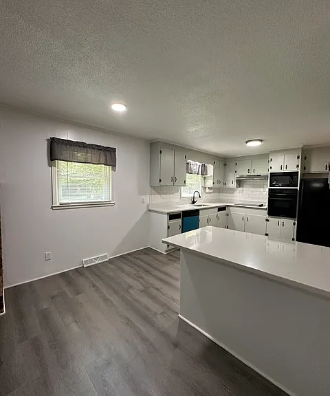9519 Walkers Ferry Rd — Photo 10