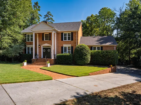 6 Saint James Pl, Chapel Hill, NC 27514