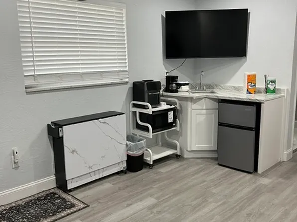 (undisclosed Address), Largo, FL 33774