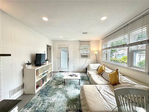 5th image of 101 Briarwood Ave #B
