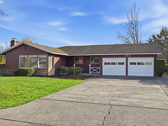 2nd image of 922 NE Donelson Rd